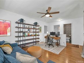 20935 Avenue San Luis, Woodland Hills CA 91364