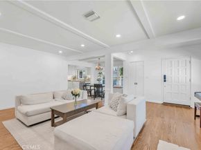 20935 Avenue San Luis, Woodland Hills CA 91364