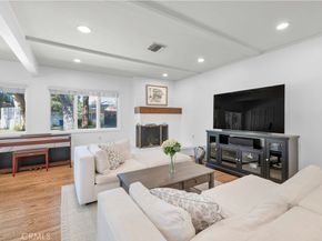 20935 Avenue San Luis, Woodland Hills CA 91364