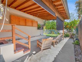 20935 Avenue San Luis, Woodland Hills CA 91364