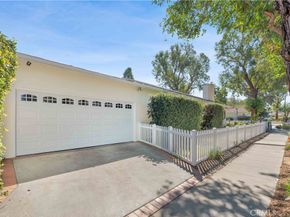 20935 Avenue San Luis, Woodland Hills CA 91364