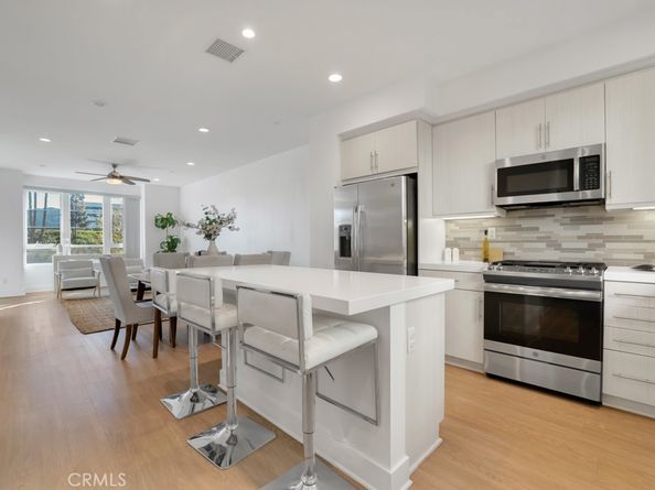 10832 W Riverton Court, Toluca Lake CA 91602