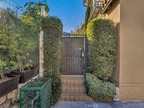10832 W Riverton Court, Toluca Lake CA 91602