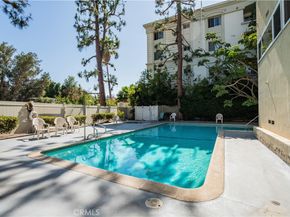 11138 Aqua Vista Street 49, Studio City CA 91602