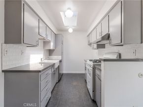 11138 Aqua Vista Street 49, Studio City CA 91602