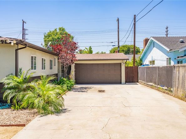 7247 Donna Ave, Reseda CA 91335