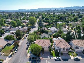 8501 Browns Creek Ln, Canoga Park CA 91304