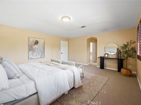 8501 Browns Creek Ln, Canoga Park CA 91304