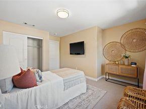 8501 Browns Creek Ln, Canoga Park CA 91304