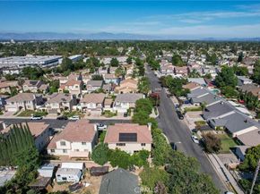 8501 Browns Creek Ln, Canoga Park CA 91304