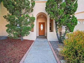 8501 Browns Creek Ln, Canoga Park CA 91304