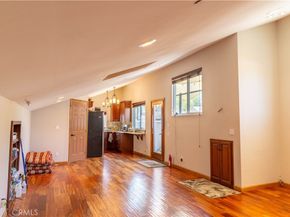 124 N Naomi, Burbank CA 91505