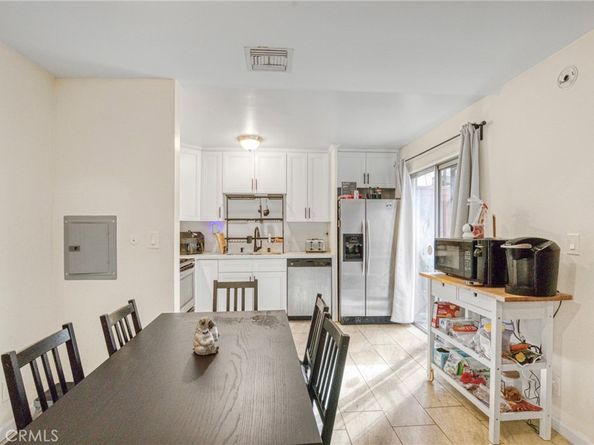 7300 Lennox Avenue J5, Van Nuys CA 91405