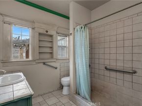 1021 W 48th, Los Angeles CA 90037