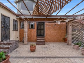 1021 W 48th, Los Angeles CA 90037