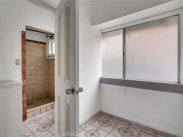 1021 W 48th, Los Angeles CA 90037