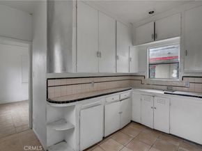 1021 W 48th, Los Angeles CA 90037