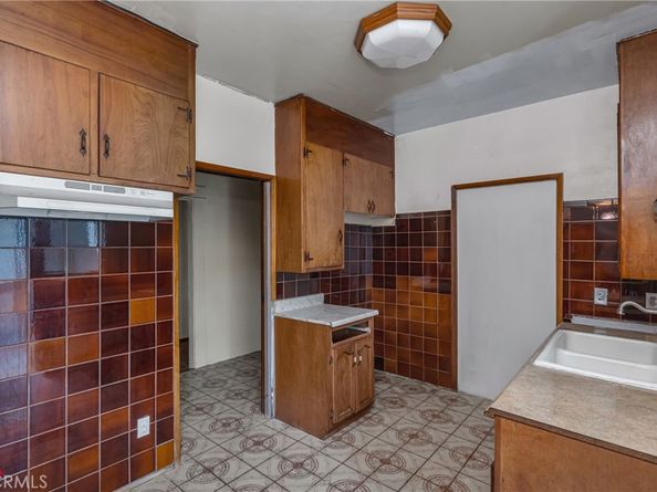 1021 W 48th, Los Angeles CA 90037