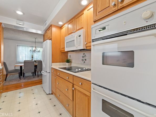 3561 Fela, Long Beach CA 90808