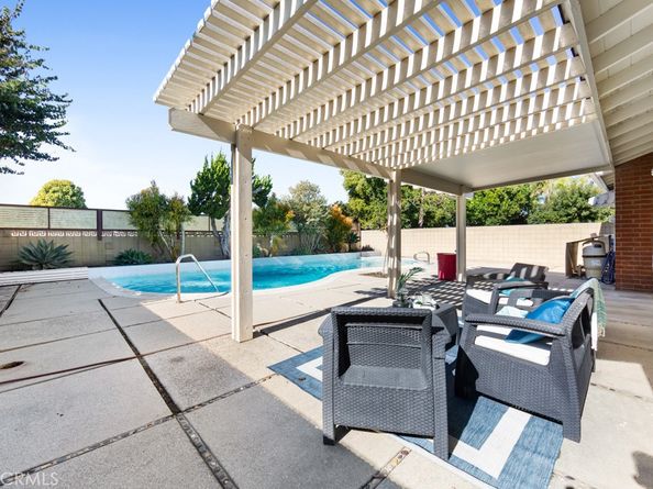 3561 Fela, Long Beach CA 90808