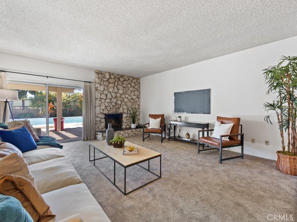 3561 Fela, Long Beach CA 90808