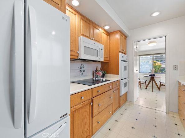 3561 Fela, Long Beach CA 90808