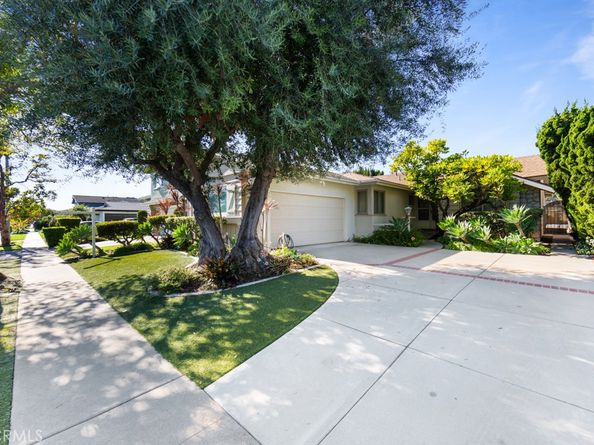 3561 Fela, Long Beach CA 90808