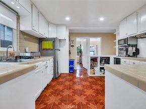 5864 Bonsallo Avenue, Los Angeles CA 90044