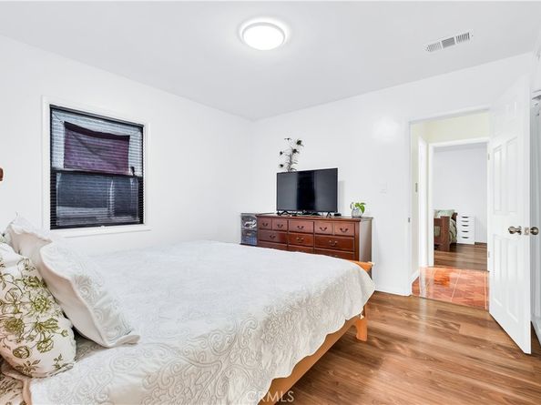 5864 Bonsallo Avenue, Los Angeles CA 90044