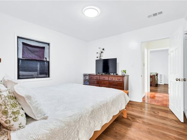 5864 Bonsallo Avenue, Los Angeles CA 90044