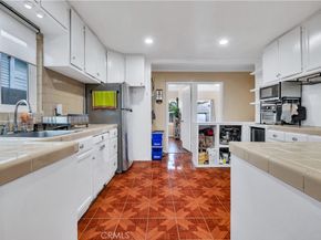 5864 Bonsallo Avenue, Los Angeles CA 90044