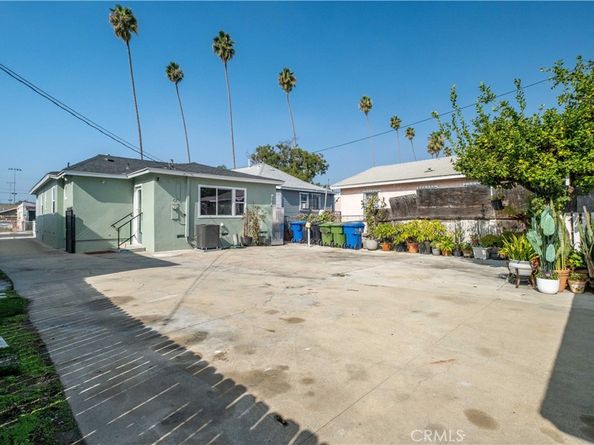 5864 Bonsallo Avenue, Los Angeles CA 90044
