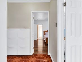 5864 Bonsallo Avenue, Los Angeles CA 90044