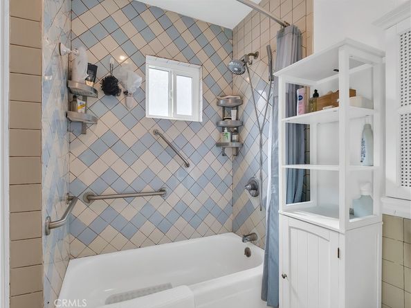 5864 Bonsallo Avenue, Los Angeles CA 90044