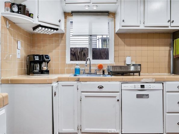 5864 Bonsallo Avenue, Los Angeles CA 90044