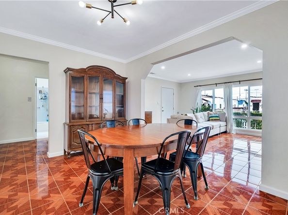 5864 Bonsallo Avenue, Los Angeles CA 90044