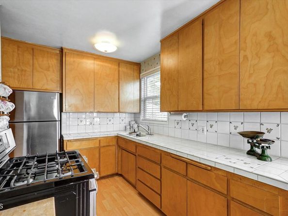 6611 DENNY Avenue, North Hollywood CA 91606