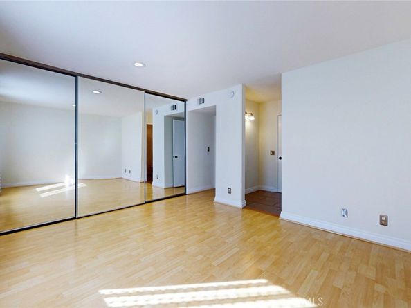 10504 Sunland Blvd Boulevard 5, Sunland CA 91040