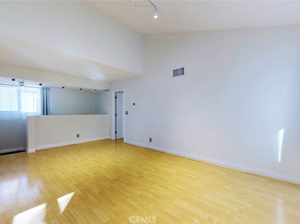 10504 Sunland Blvd Boulevard 5, Sunland CA 91040