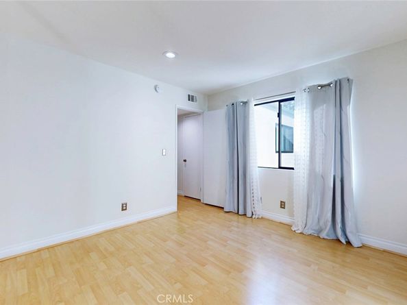 10504 Sunland Blvd Boulevard 5, Sunland CA 91040