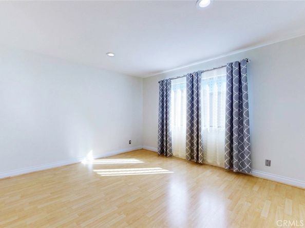 10504 Sunland Blvd Boulevard 5, Sunland CA 91040