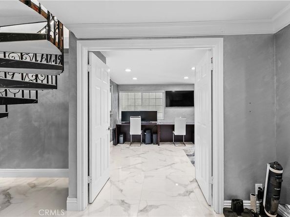 1824 Crestmont Court, Glendale CA 91208