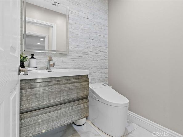 1824 Crestmont Court, Glendale CA 91208