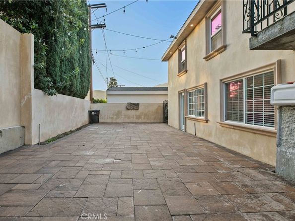 1824 Crestmont Court, Glendale CA 91208