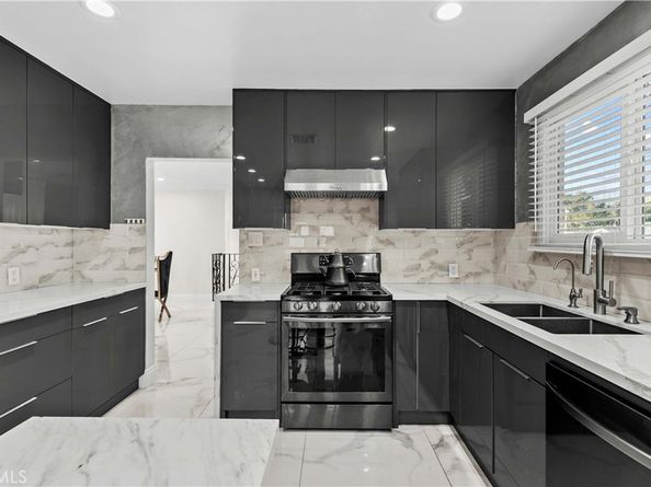 1824 Crestmont Court, Glendale CA 91208