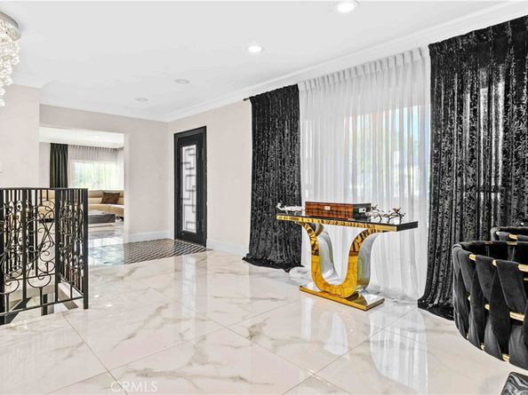 1824 Crestmont Court, Glendale CA 91208