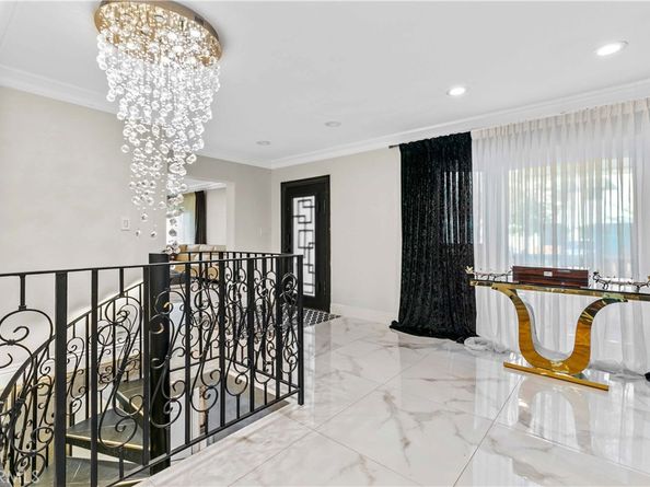 1824 Crestmont Court, Glendale CA 91208