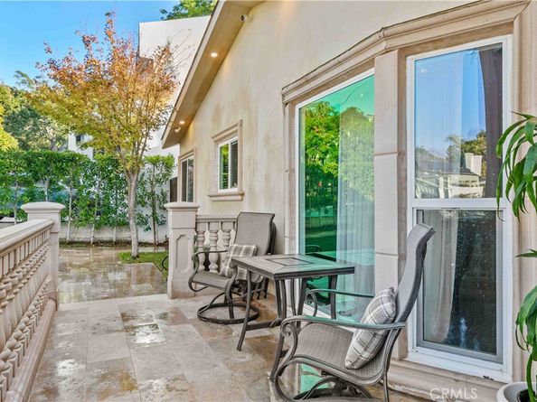 1824 Crestmont Court, Glendale CA 91208