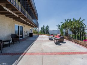1218 E Tujunga Avenue, Burbank CA 91501