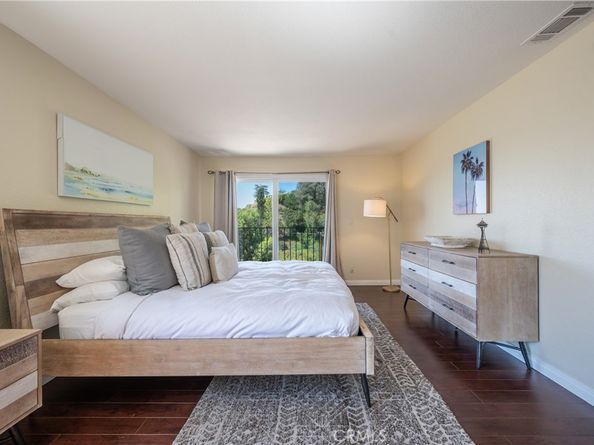 1218 E Tujunga Avenue, Burbank CA 91501